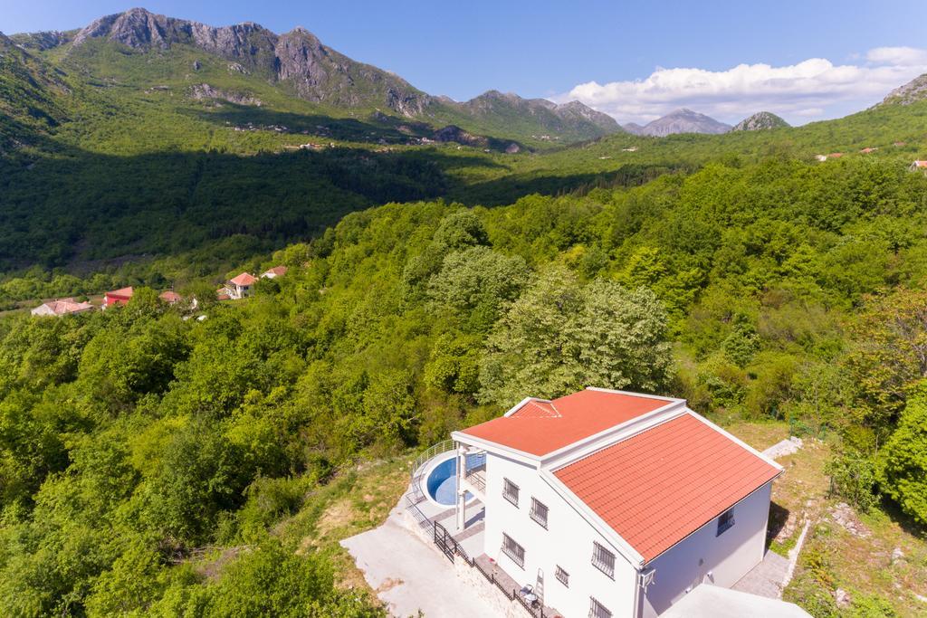 Whitehouse Villa Вирпазар Екстериор снимка
