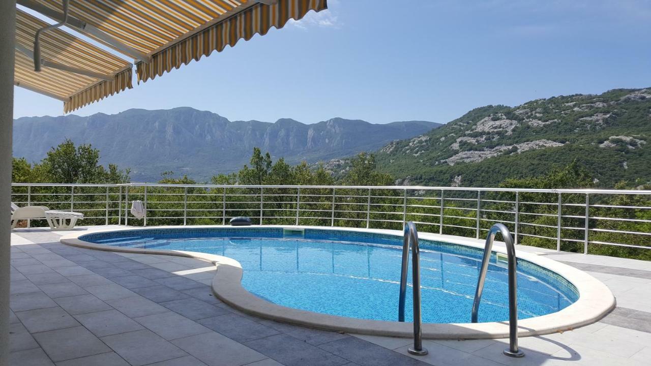 Whitehouse Villa Вирпазар Екстериор снимка